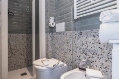 CAMERA DELUXE CON BAGNO INTERNO