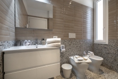 CAMERA KING- BAGNO INTERNO