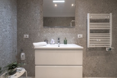 BAGNO PRIVATO, ESTERNO AL MONOLOCALE